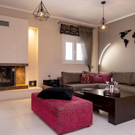Mary'S Modern And Elegant Apartment Kalambaka Esterno foto