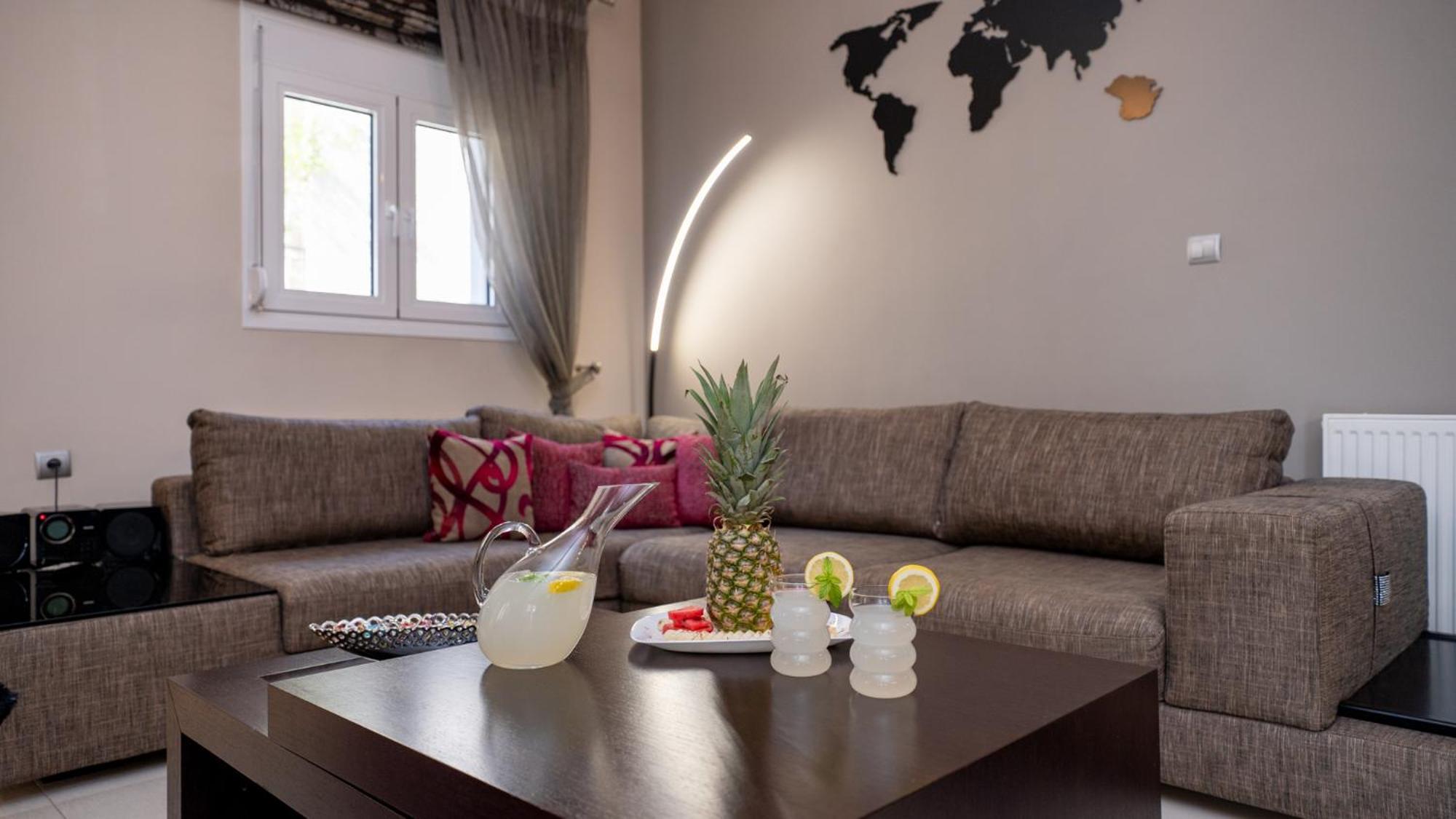 Mary'S Modern And Elegant Apartment Kalambaka Esterno foto