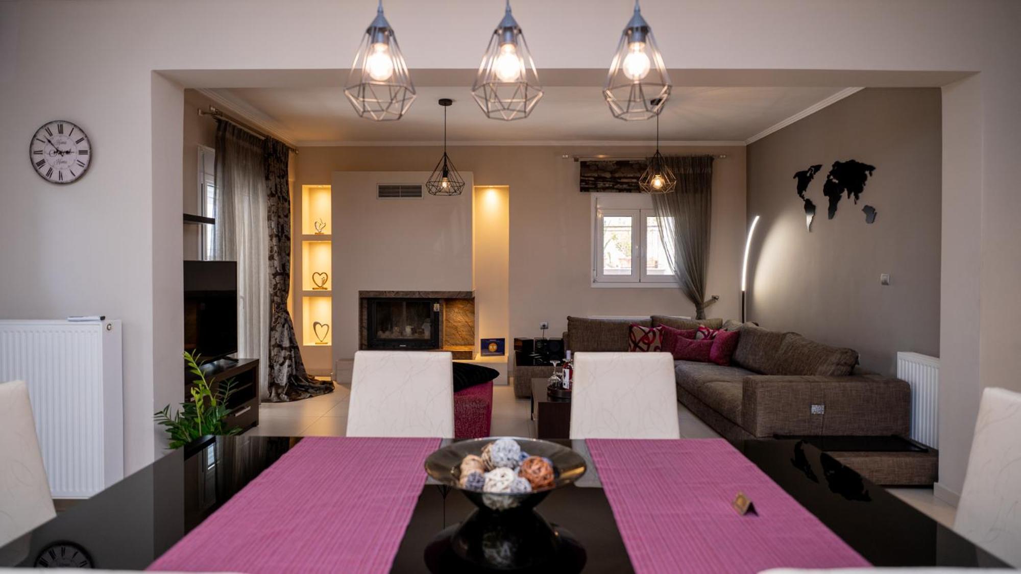 Mary'S Modern And Elegant Apartment Kalambaka Esterno foto