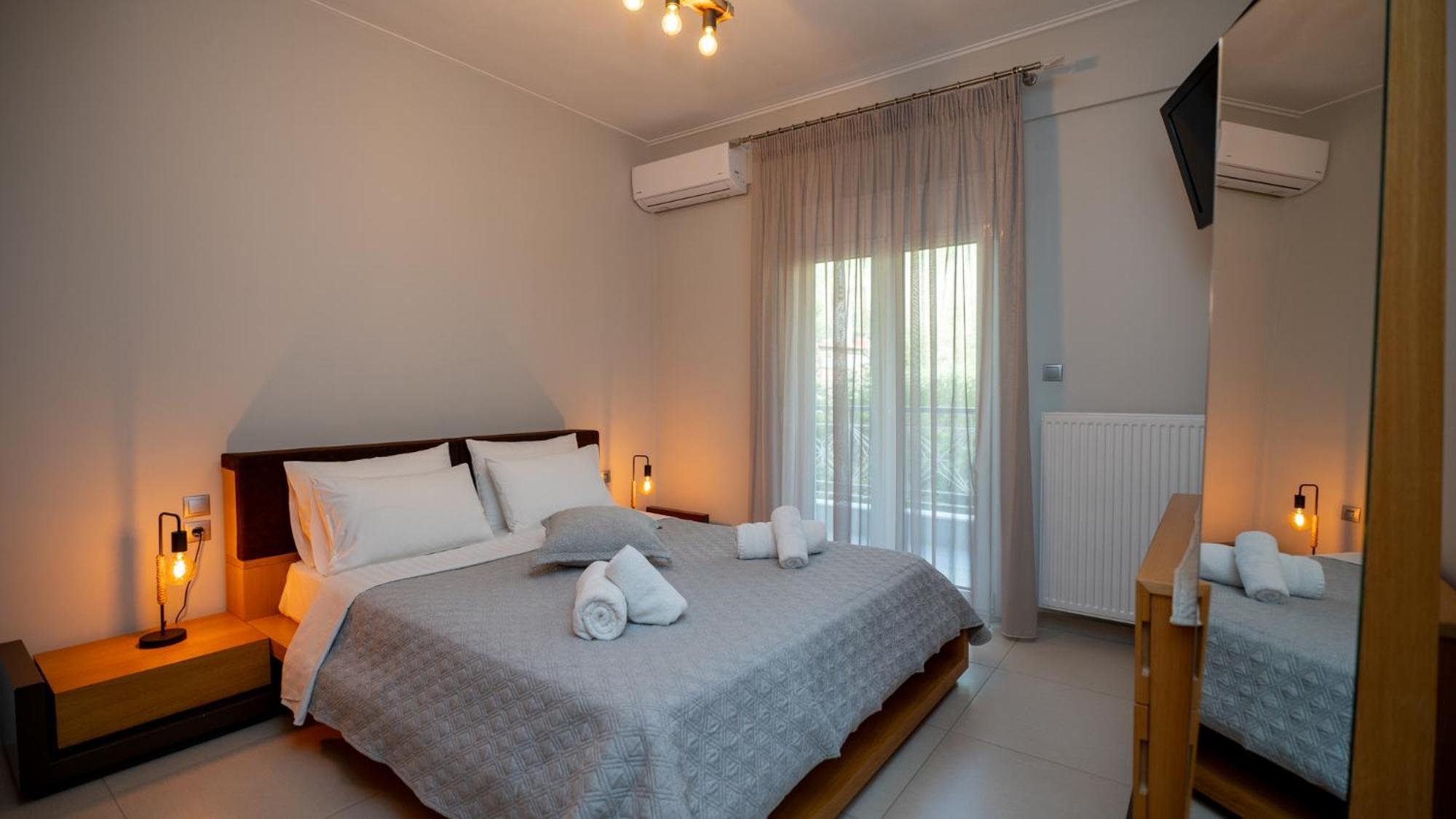 Mary'S Modern And Elegant Apartment Kalambaka Esterno foto