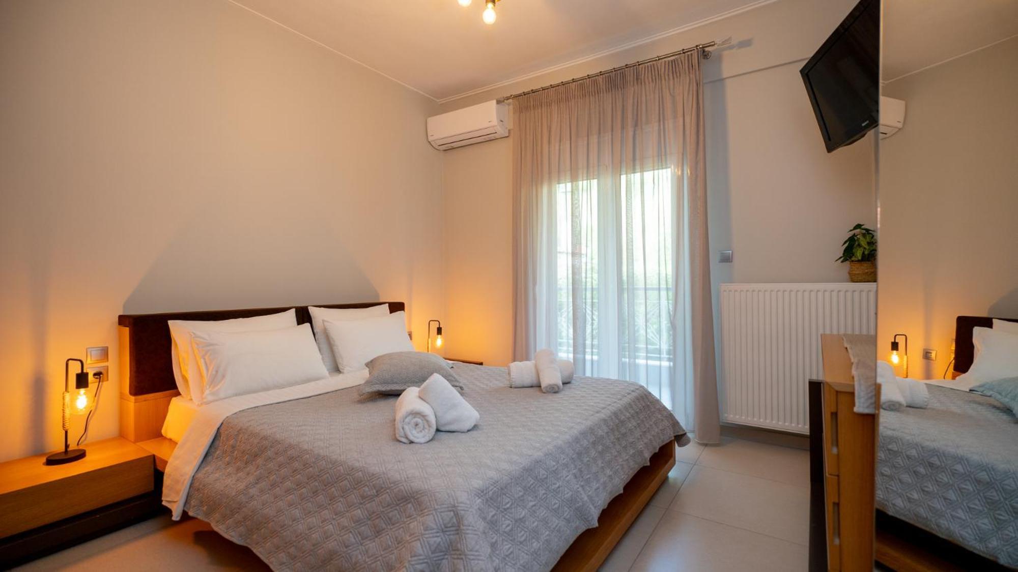 Mary'S Modern And Elegant Apartment Kalambaka Esterno foto