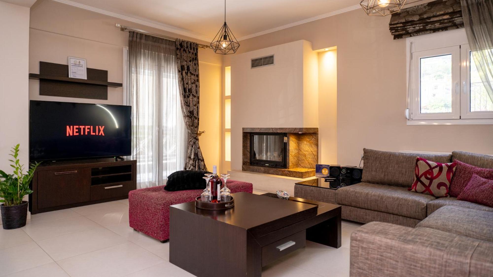Mary'S Modern And Elegant Apartment Kalambaka Esterno foto