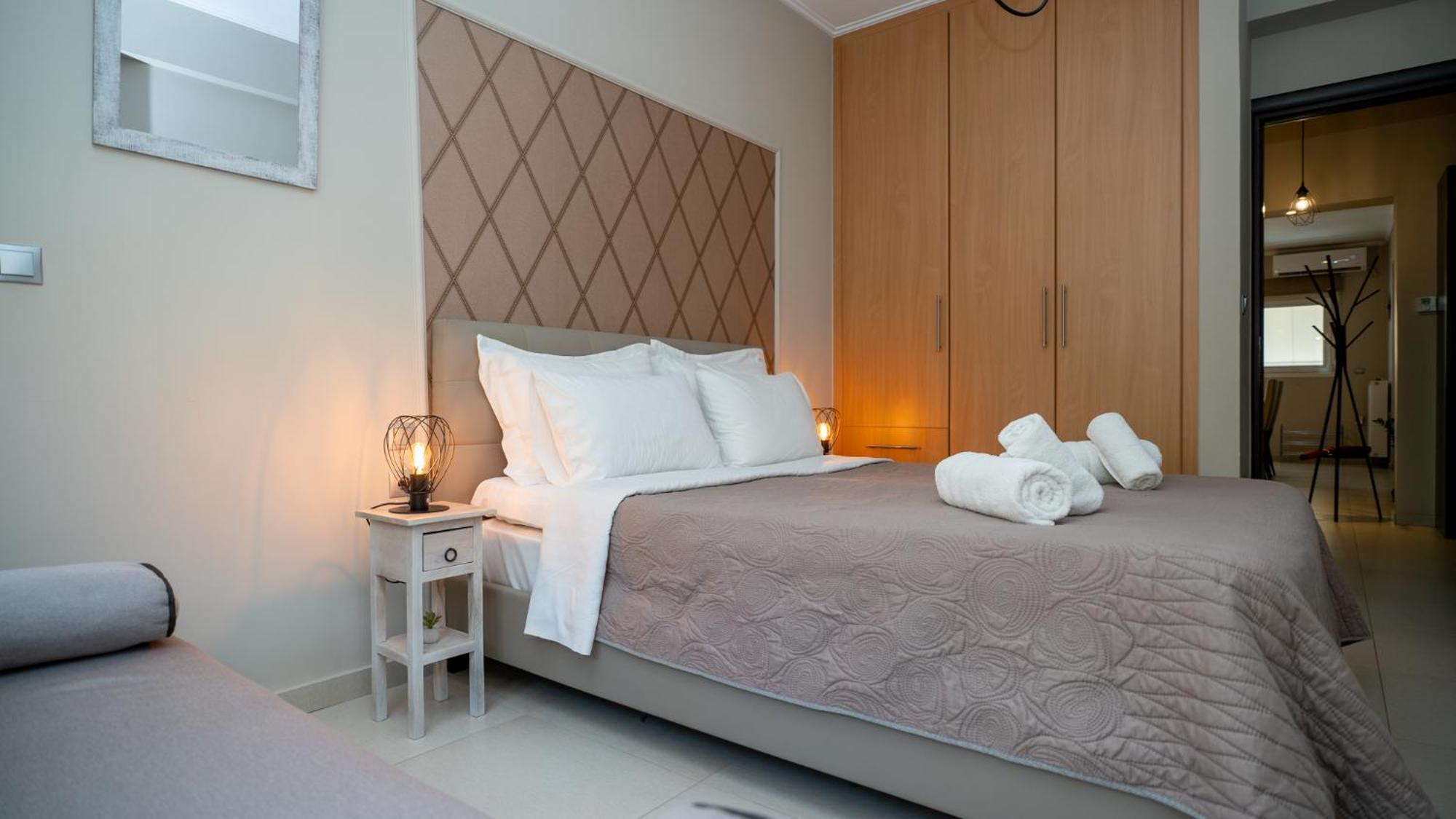 Mary'S Modern And Elegant Apartment Kalambaka Esterno foto