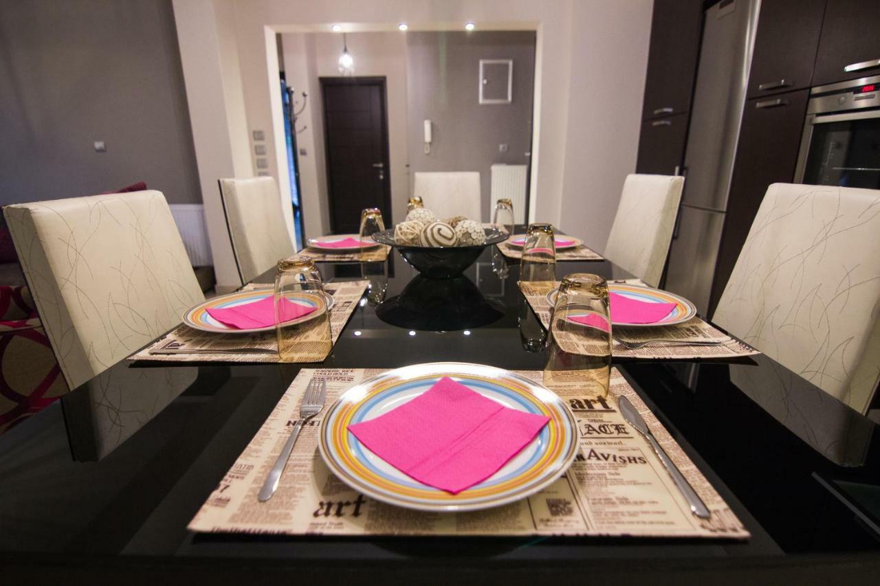 Mary'S Modern And Elegant Apartment Kalambaka Esterno foto